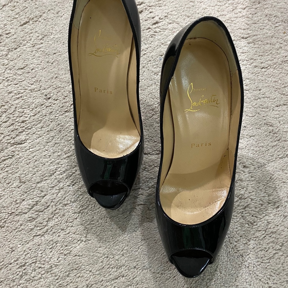 Shoes - Picture 2 of 3